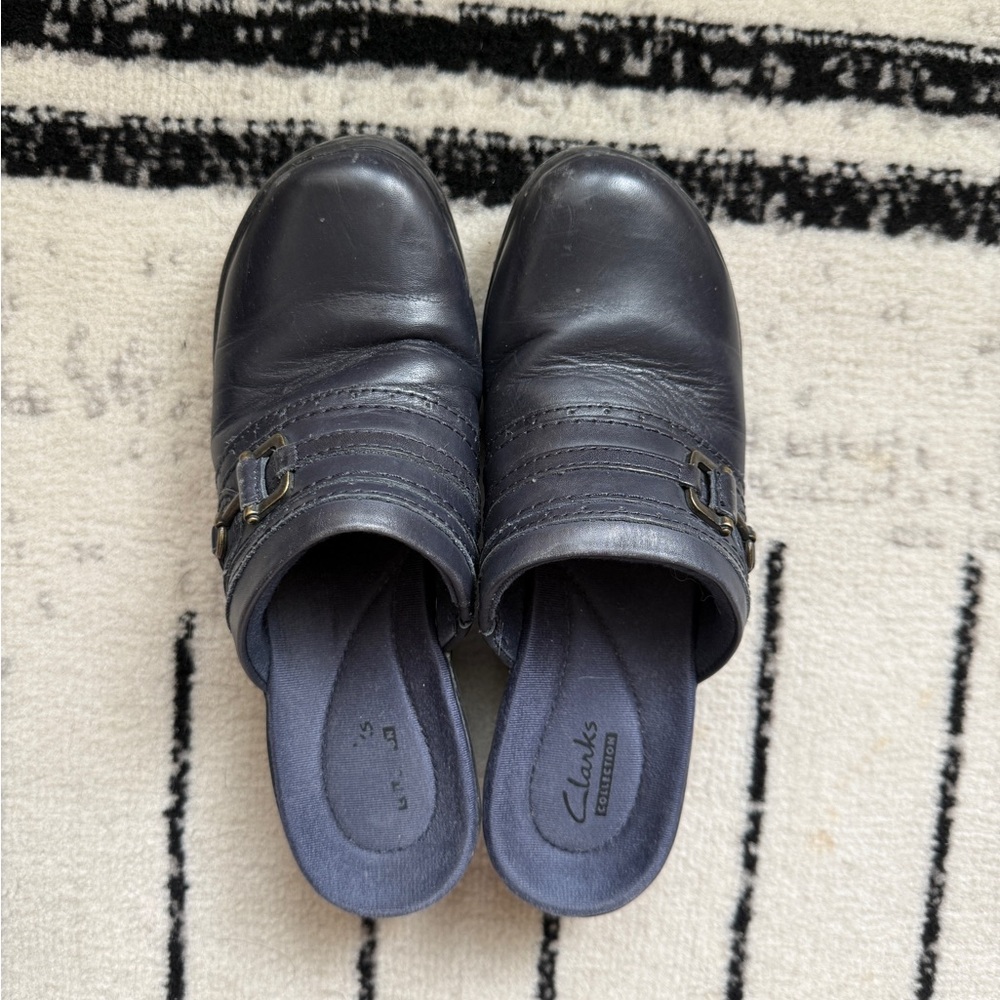 Clarks Black Leather Loafers Slip-Ons